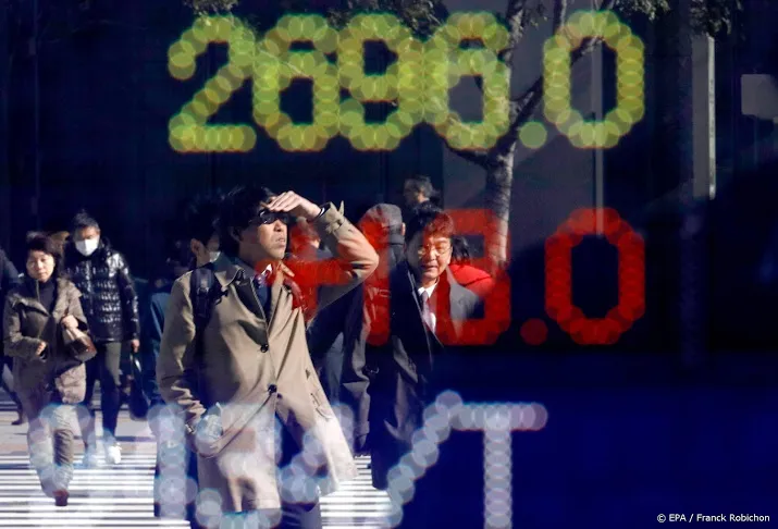 nikkei boekt kleine winst
