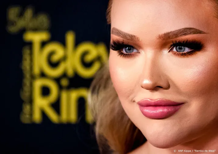 nikkie tutorials onthult dat zij transgender is