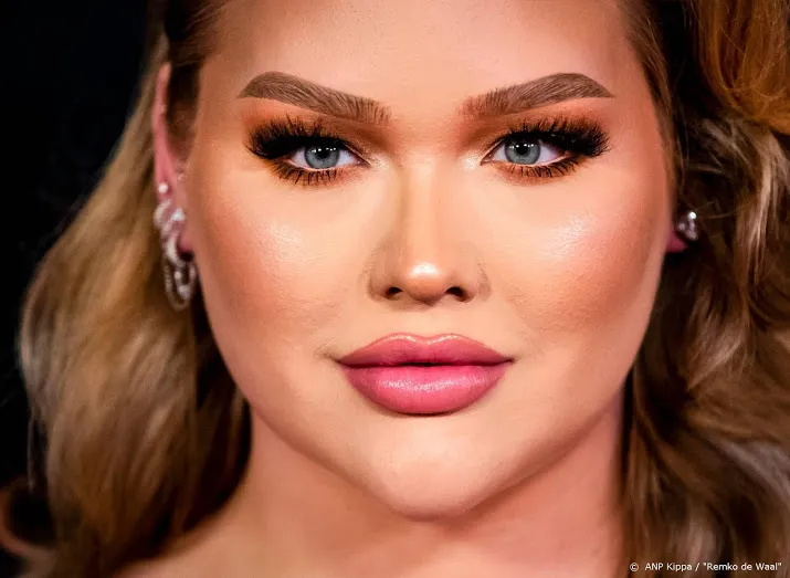 nikkie tutorials vooralsnog geen stappen tegen chanteerder