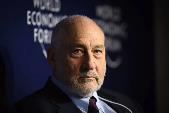 nobelprijswinnaar pleit voor verbod bitcoin