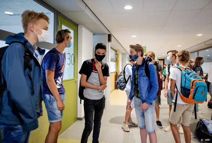 nog geen dringend mondkapjesadvies voor hoger onderwijs