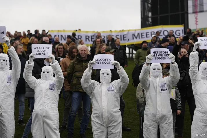 nog negen personen vast na demonstratie in amsterdam
