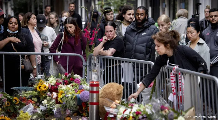 nog steeds drukte bij plaats delict lange leidsedwarsstraat