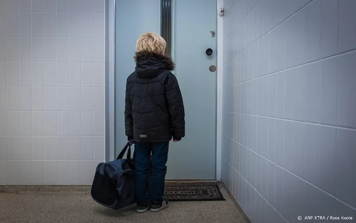 nog steeds honderen pleegouders te weinig