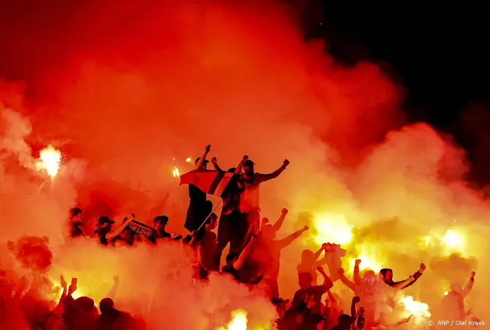 nog vier personen vast na kampioensfeest ajax