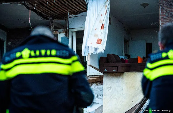 nog zeker een persoon onder puin haags pand