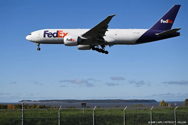 noodlanding fedex boeing in istanbul door defect landingsgestel
