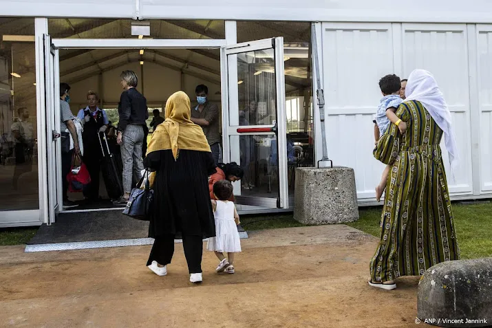 noodopvang afghaanse evacues zoutkamp sluit per 1 mei