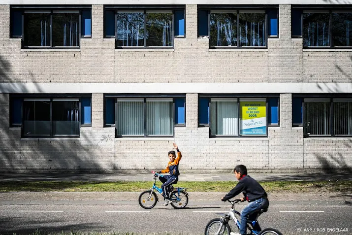 noodopvang voor asielzoekers in middelburg met half jaar verlengd