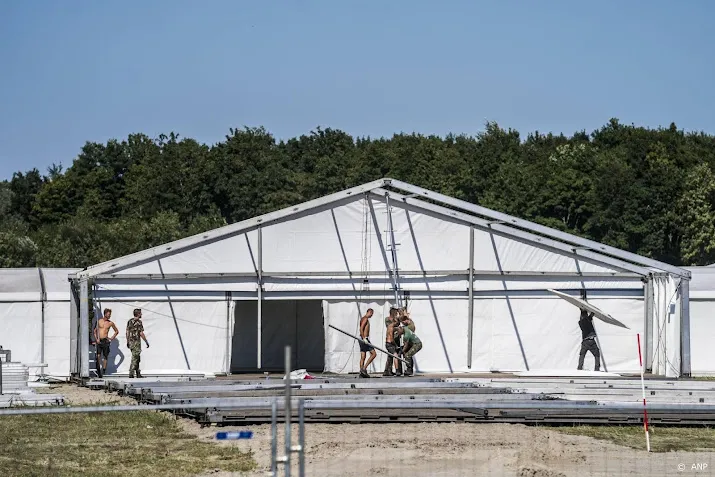 noodopvanglocatie voor asielzoekers opent in groningse zoutkamp