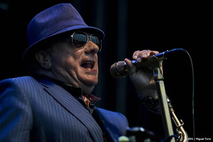 noord ierse minister klaagt zanger van morrison aan wegens smaad
