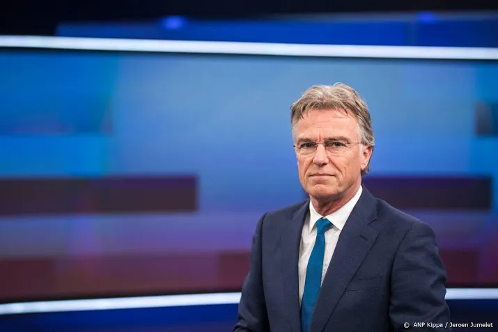 nos presentator rob trip voorlopig niet op tv