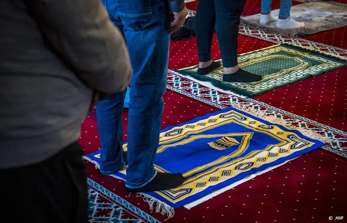 nrc gemeenten doen undercover onderzoek bij moskeeen