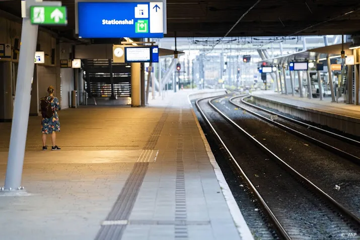 ns en vakbonden weer om tafel over cao