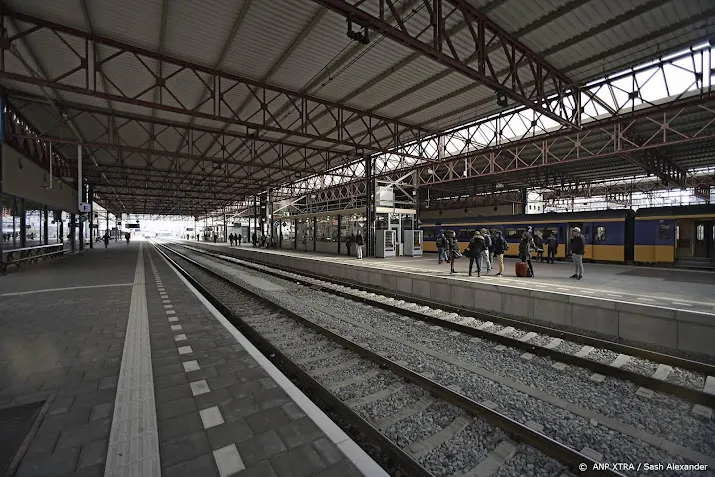 ns laat opnieuw minder treinen rijden