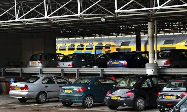 ns lokt automobilist met parkeerkorting