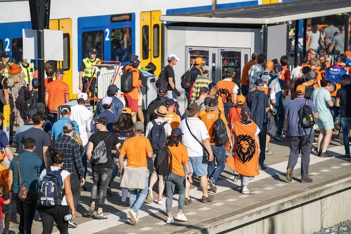 ns vervoert 90 000 racefans in 522 treinen