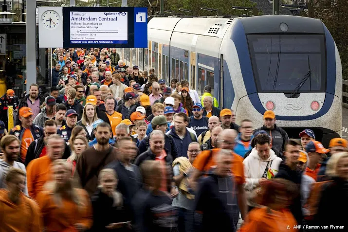 ns vervoert recordaantal van 50 000 mensen naar gp in zandvoort