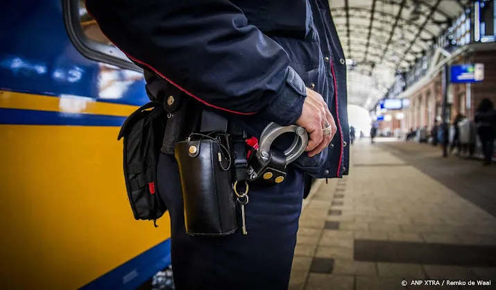 ns ziet agressie toenemen en wil meer bevoegdheden voor personeel
