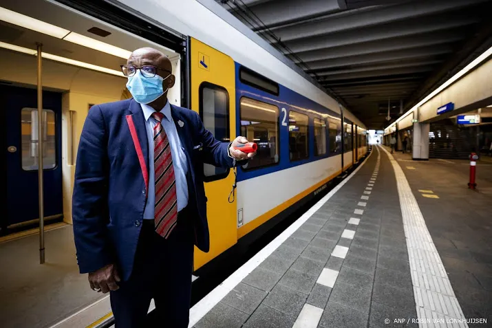 ns ziet minder reizigers maar niet minder agressie