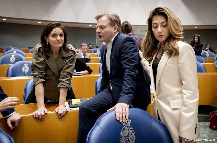 nsc wil aan formatietafel knokken tegen bezuinigingen npo