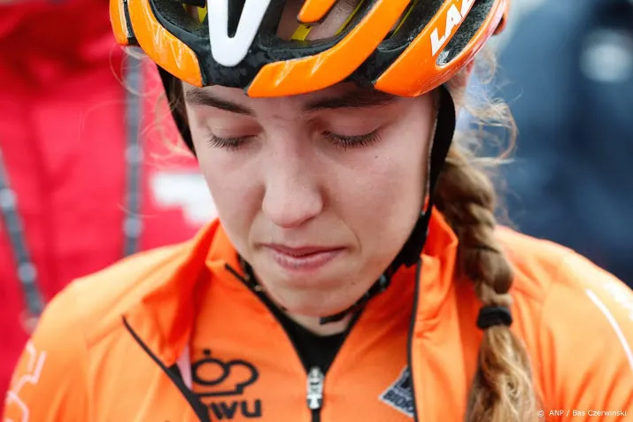 nys ernstige blessure bij veldrijdster van anrooij