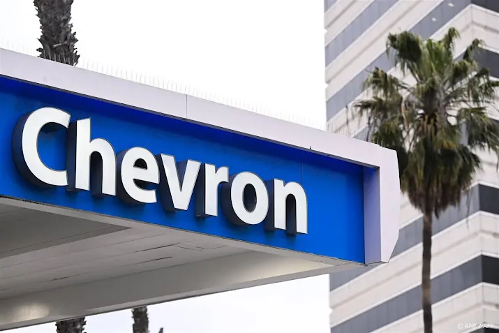 oeso contactpunt laakt chevron om belabberde belastingmoraal