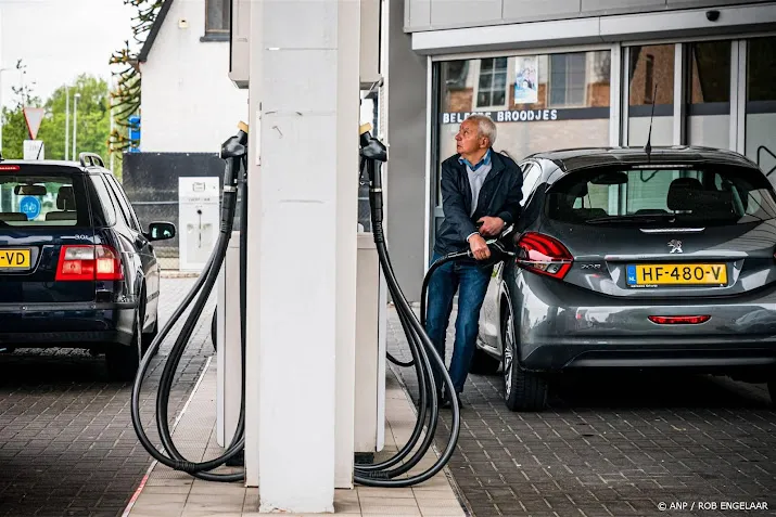 olieprijzen gedaald in mei ook merkbaar aan de pomp