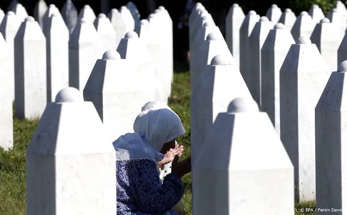 ollongren biedt diepste excuses aan voor srebrenica