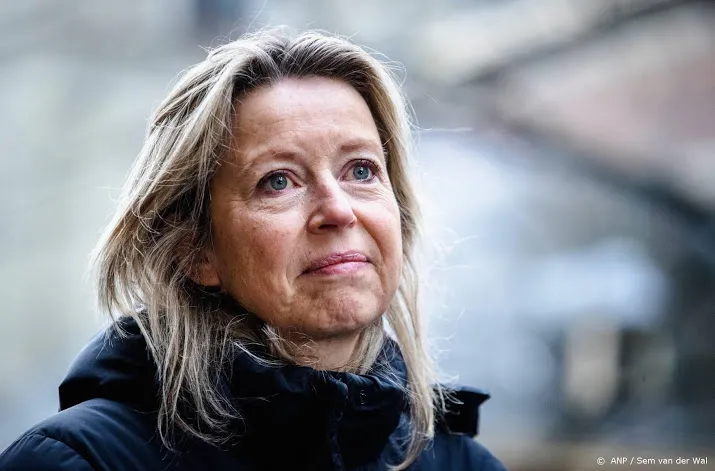 ollongren komt met apk keuring voor gebouwen met veel publiek