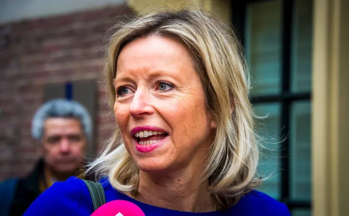 ollongren verwacht snel hulp sint maarten