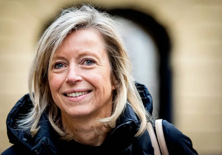 ollongren wil anders dan rutte wel eu leger