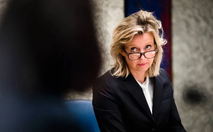 ollongren wil uitvoeren kamerwens niet beloven
