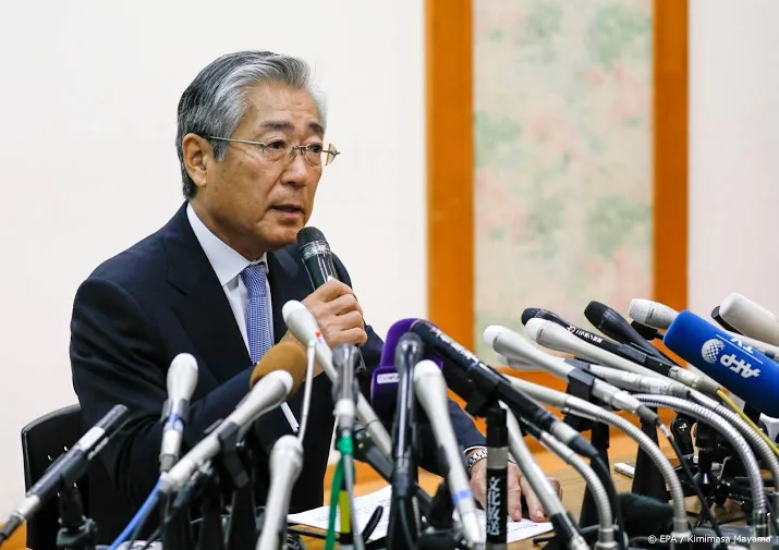 olympische baas van japan houdt onschuld vol