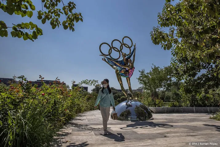 olympische vlam beijing achter gesloten deuren aangestoken