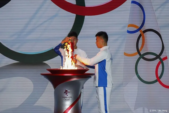 olympische vlam in beijing gearriveerd