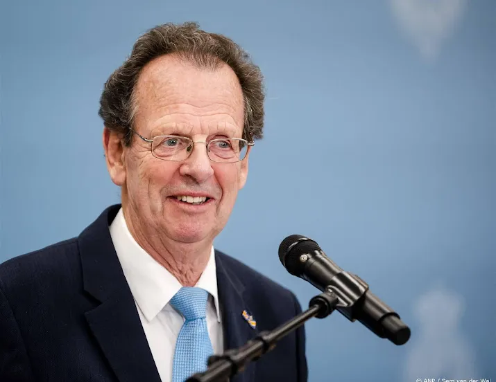 om bevestigt doorzoekingen volgens nrc bij pvver van strien
