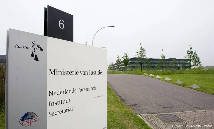 om cel om manipuleren bloedmonsters bij nfi