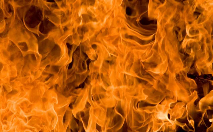 om eist 10 jaar voor in brand steken partner