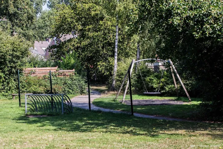 om gaat niet vervolgen in zaak in speeltuin gedode man
