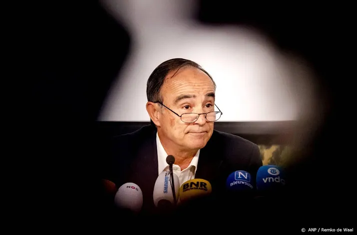 om ingenomen met rapport over zaak julio poch