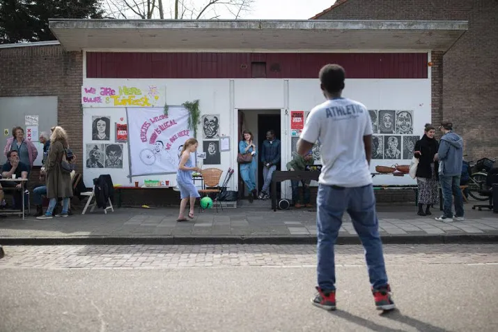 om krakers amsterdam moeten in acht weken weg