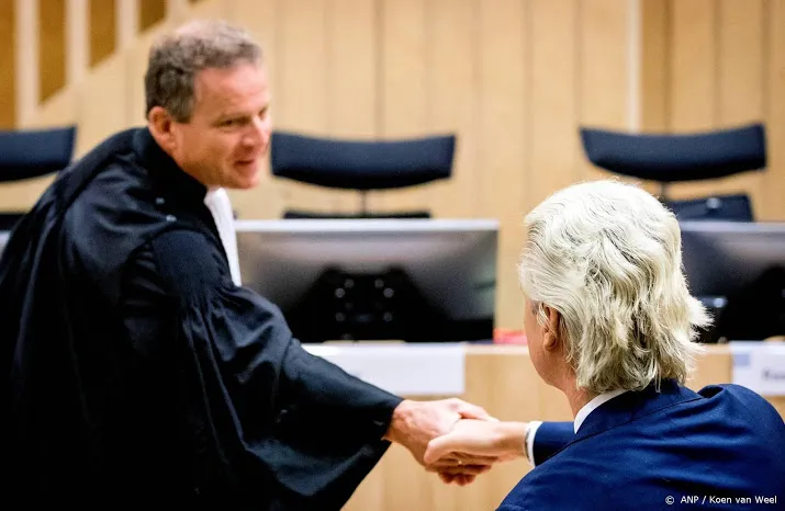 om niets mis met strafzaak tegen wilders