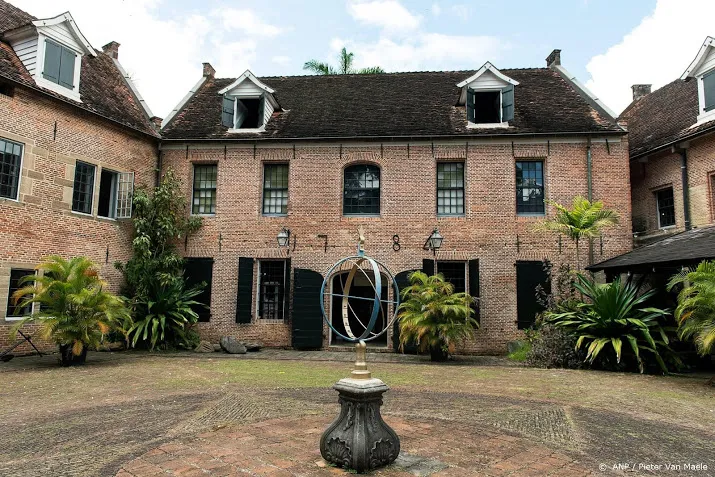 om suriname doorgaan met vervolging