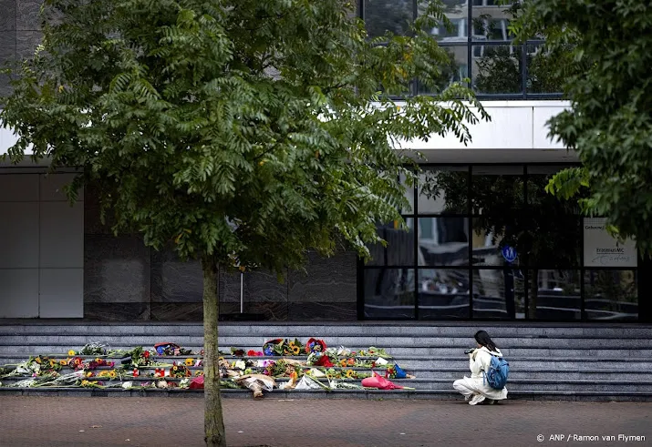 om verdenkt fouad l van drie moorden en brandstichting