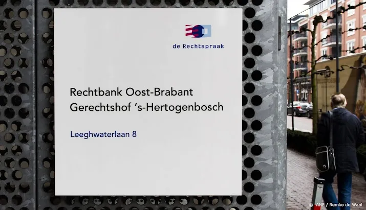 om wil 5 jaar cel voor oud voetballer die vliegramp overleefde