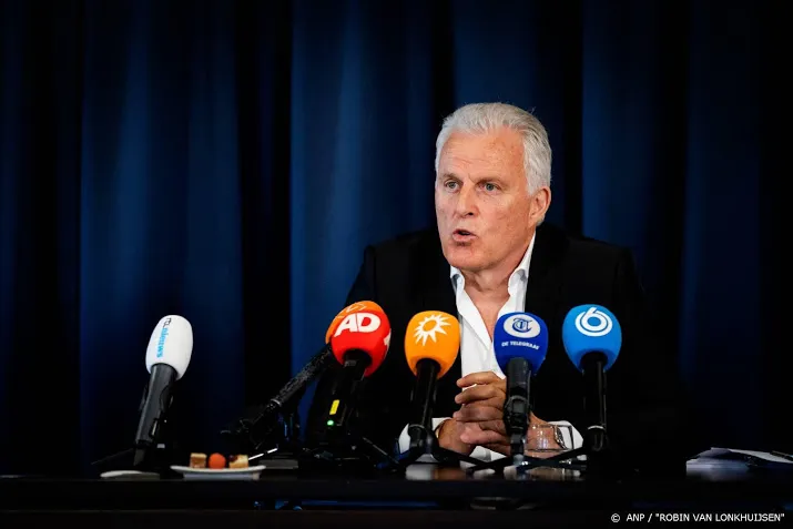 om zet de vries voet dwars als vertrouwensman kroongetuige