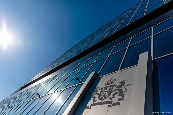 omdopen ministeries kostte 32 miljoen