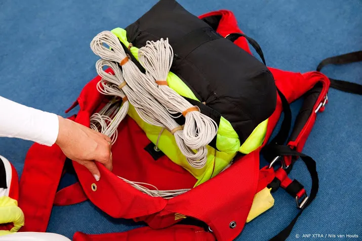 omgekomen parachutist teuge raakte verstrikt