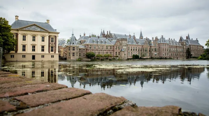 omgekomen vluchtelingen op 2 plekken herdacht